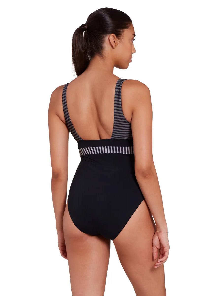 Zoggs महिलाओं का सीफ़ेयरर स्क्वायर बैक स्विमसूट