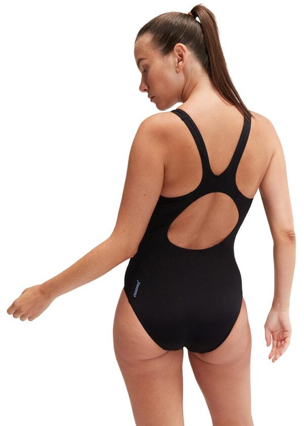 健康で美しく！ Speedo トレンドのトリオカラーのレディースマッスル