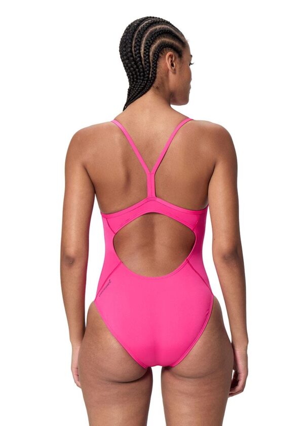 ピンクで準備万端 Speedo 耐久水着