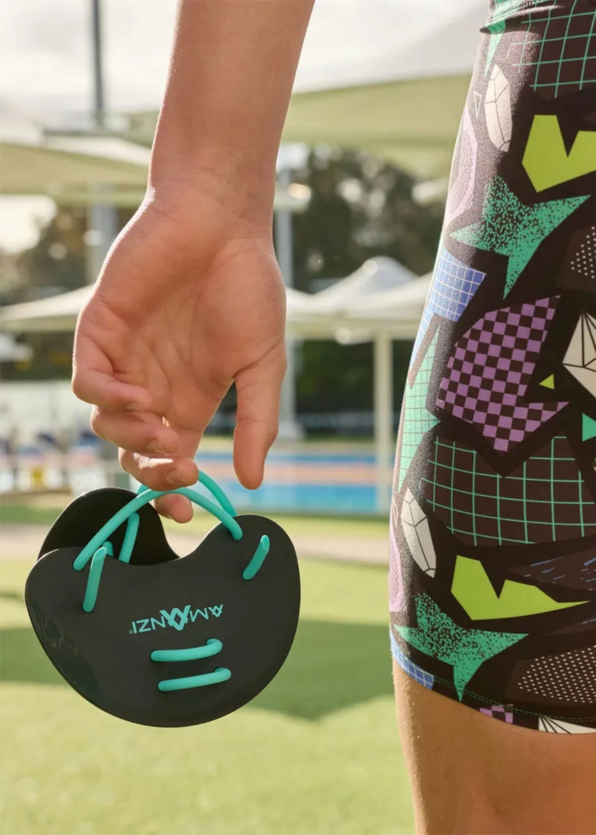 AMANZI Finger Paddles - Jet - Image 3